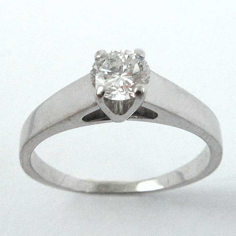 Solitaire-Ring in 18 Karat Gold, mit einem Brillanten von ca. 0.43 ct