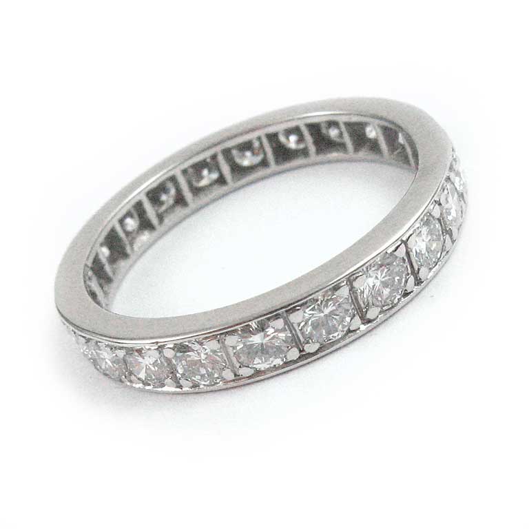 Weissgoldring mit Brillanten
