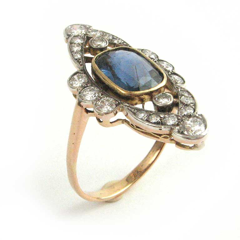 Saphirring mit Diamanten