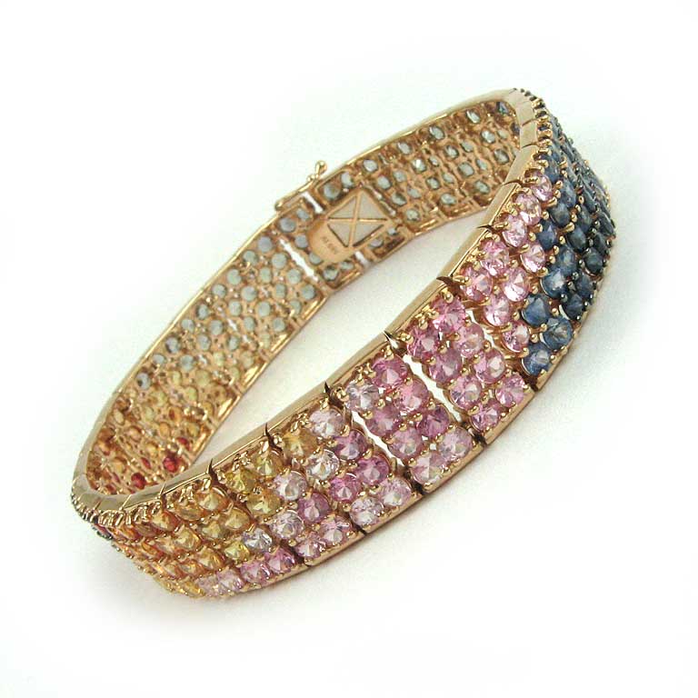 Bracelet mit Farbedelsteinen