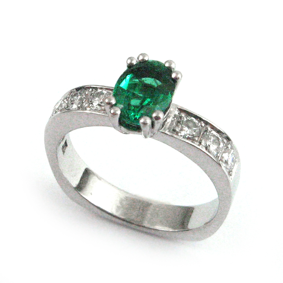 Ring mit Smaragd und Brillanten