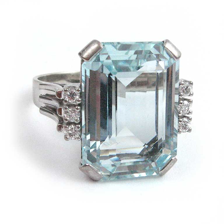 Ring mit Aquamarin