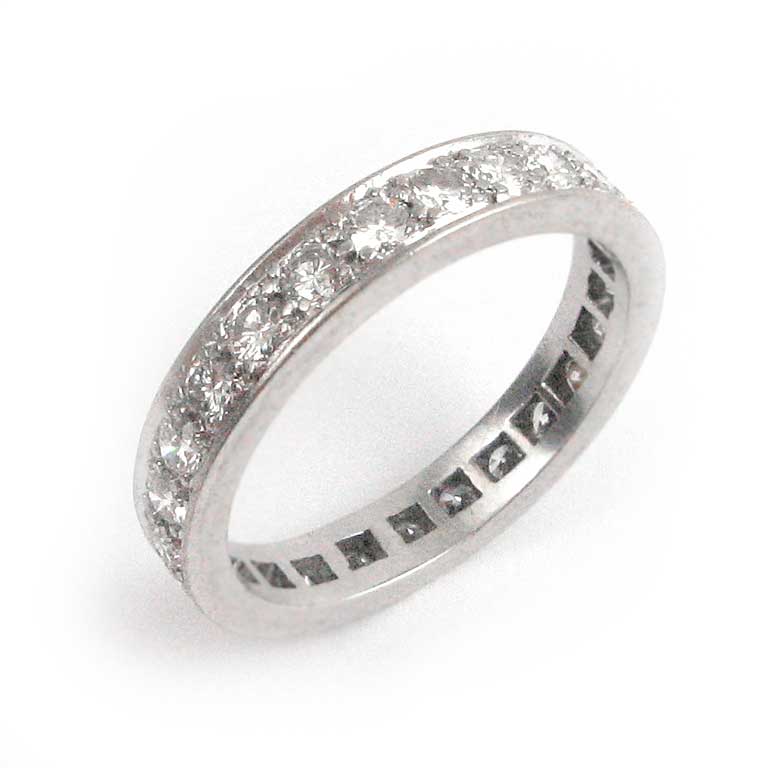 Weissgold-Memoryring mit 25 Brillanten