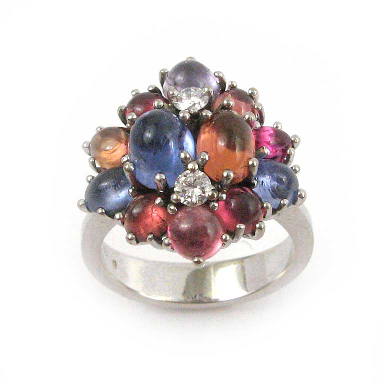 Weissgoldring mit Farbedelstein-Cabochons