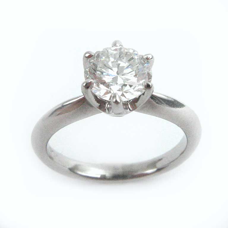 Moderner Weissgoldring mit Brillant von 1.22ct