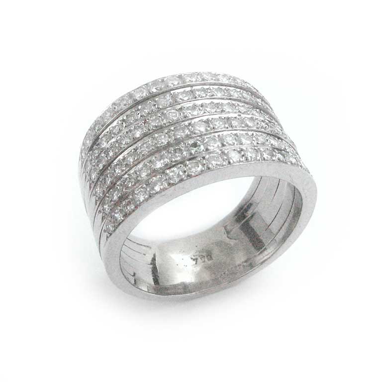 Breiter Weissgoldring mit Brillanten