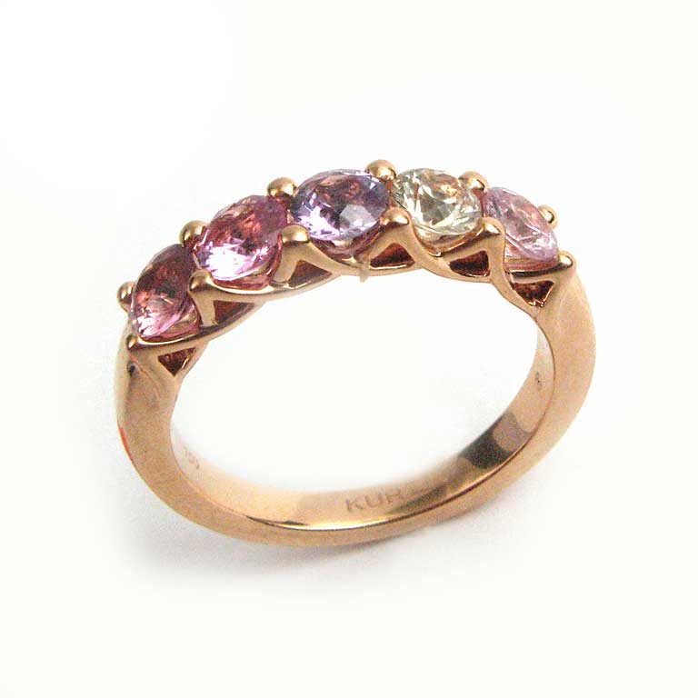 Roségold-Saphir-Ring
