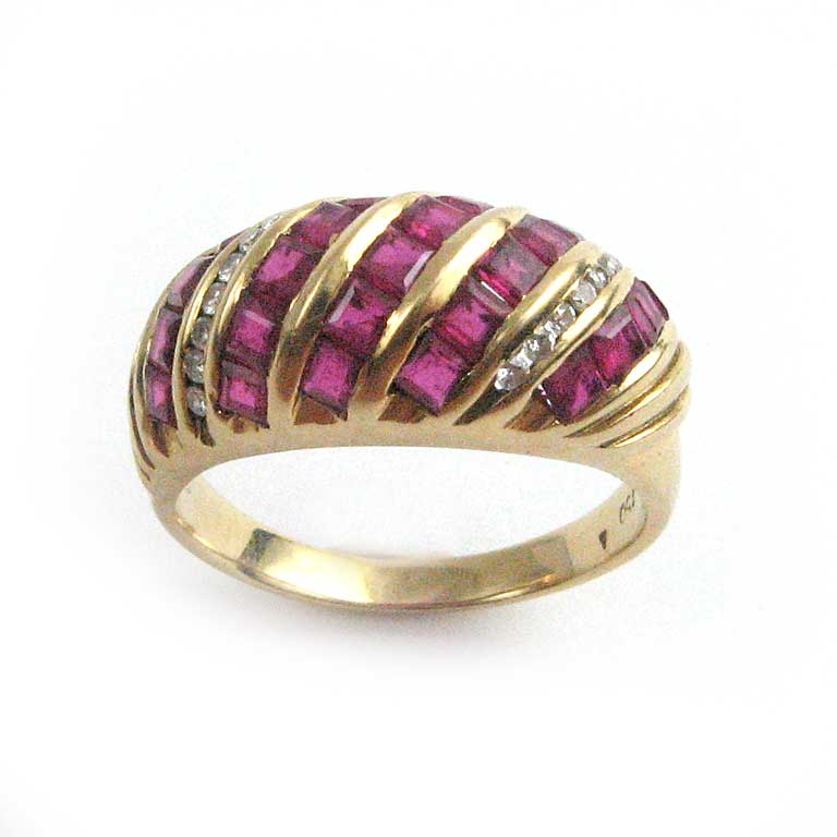 Rubin-Brillant-Gelbgold-Ring