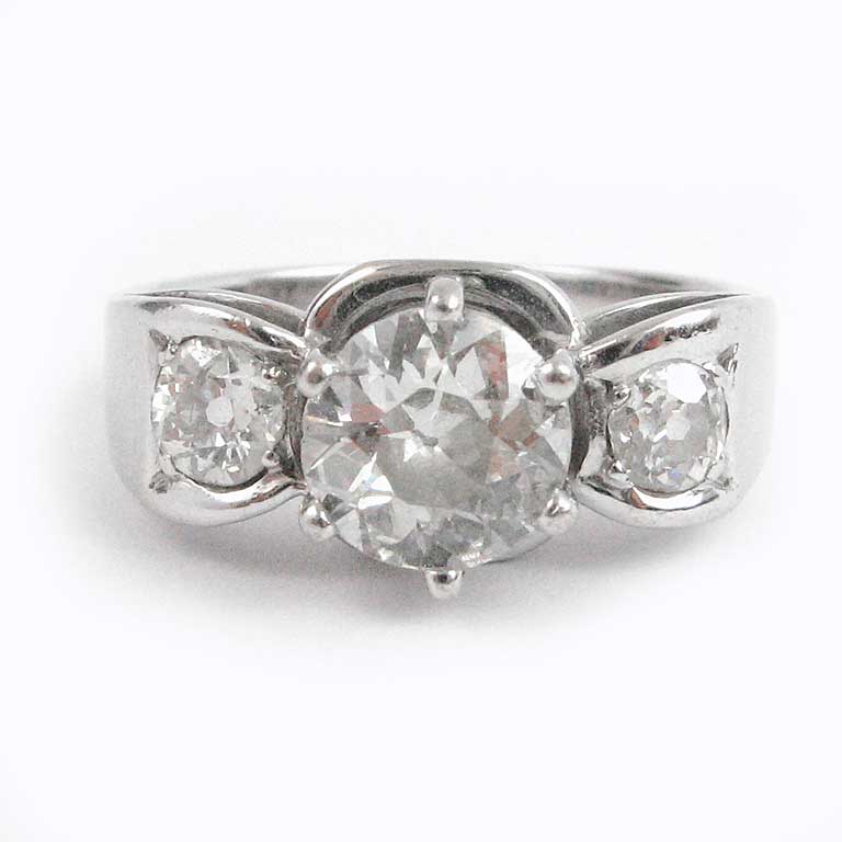Ring mit Altschliff-Diamant